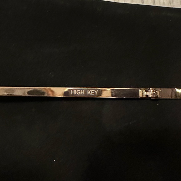 Quay mirrored Aviators by Desi Perkins - Picture 5 of 6